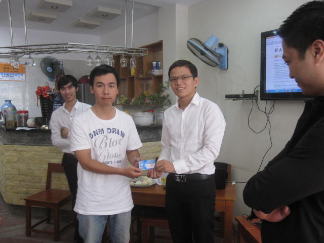Mr. Nguyễn Trường Linh may mắn nhận voucher
